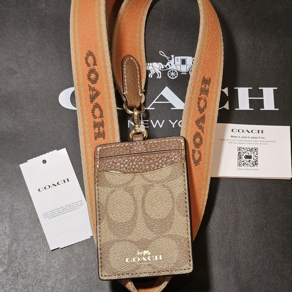 (UNISEX) COACH ID LANYARD IN SIGNATURE CANVAS (NWT) - Picture 3 of 14